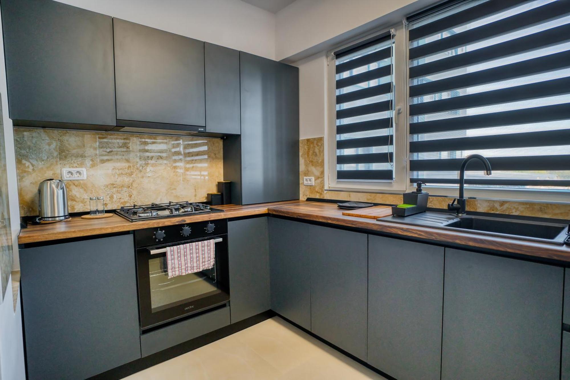 Stylish Hideaway Near Center Apartamento