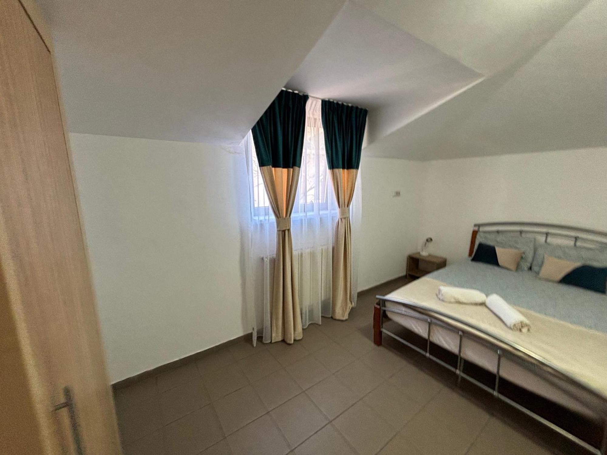 Hostel Piata Uniri Cozy *