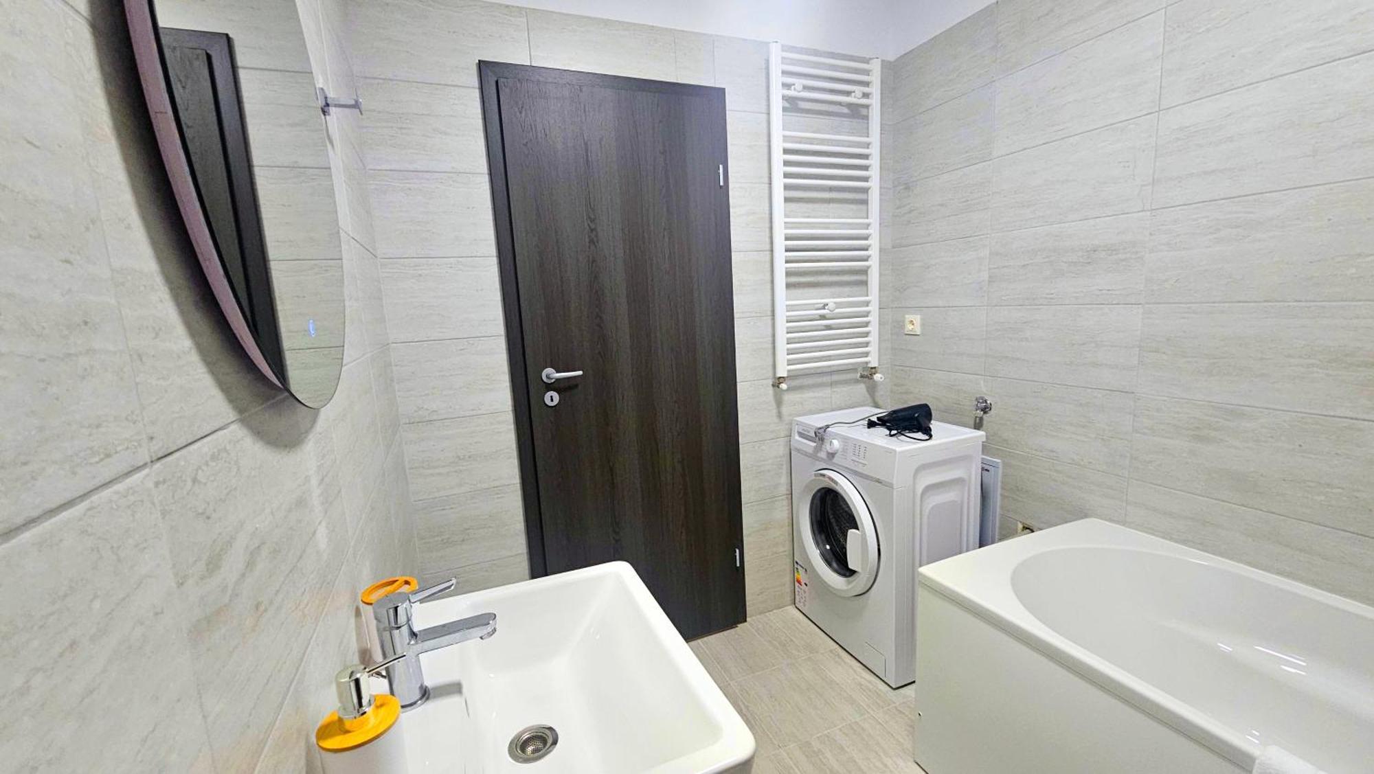 One Fancy Apartament *