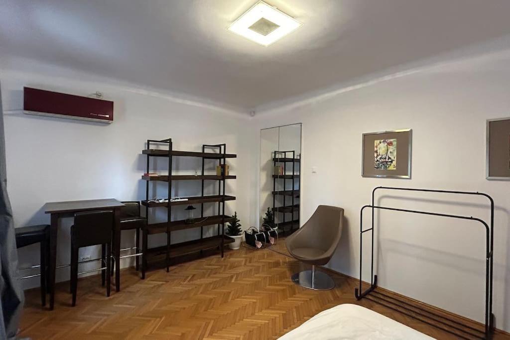 Victoriei Gateway Retreat *
