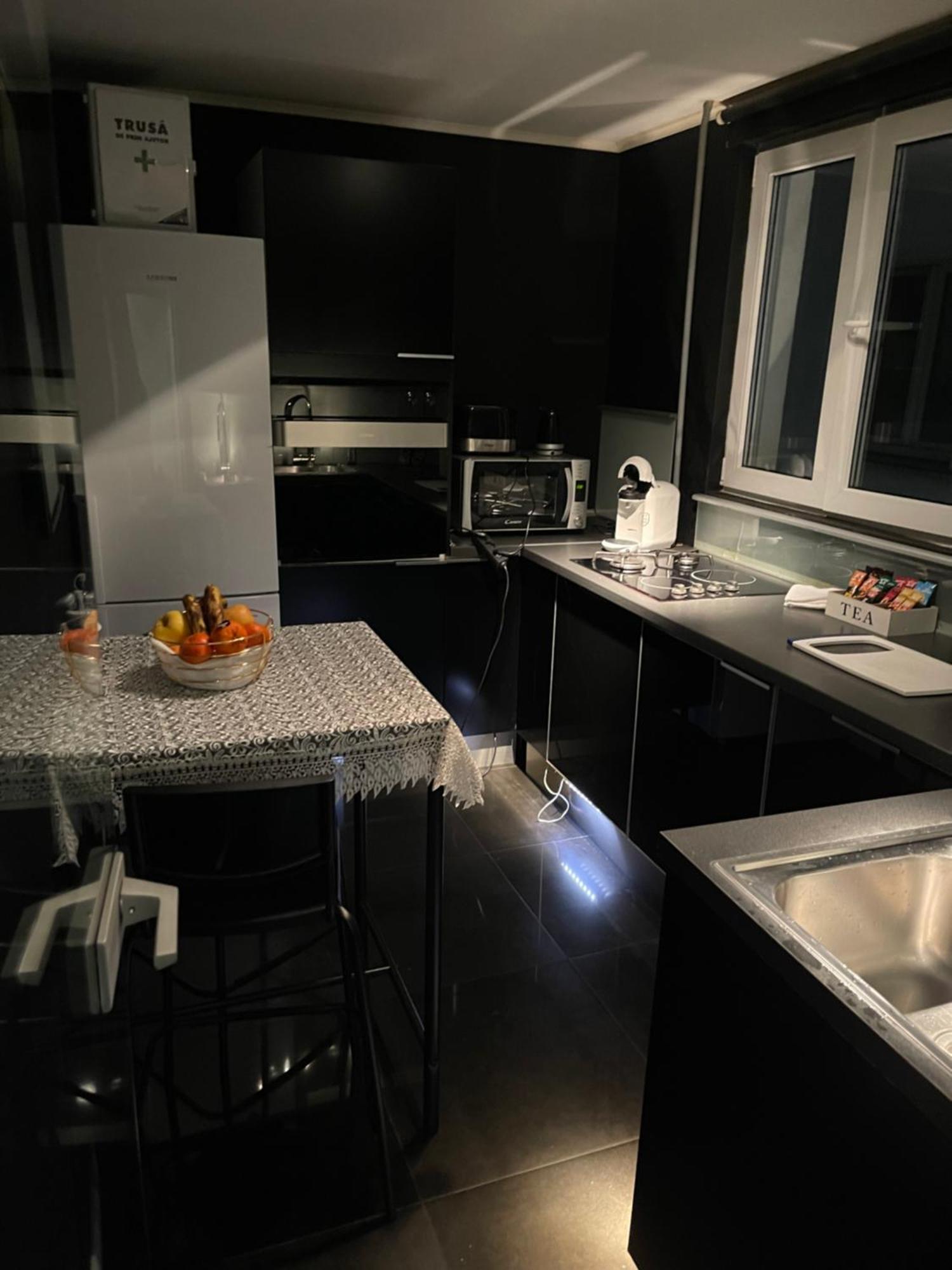 Black Nr1 Apartment Bucharest