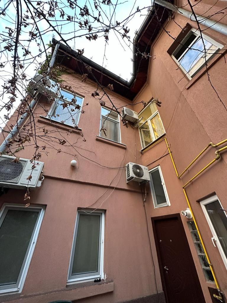 2-room Cozy Retreat Near Center Apartment