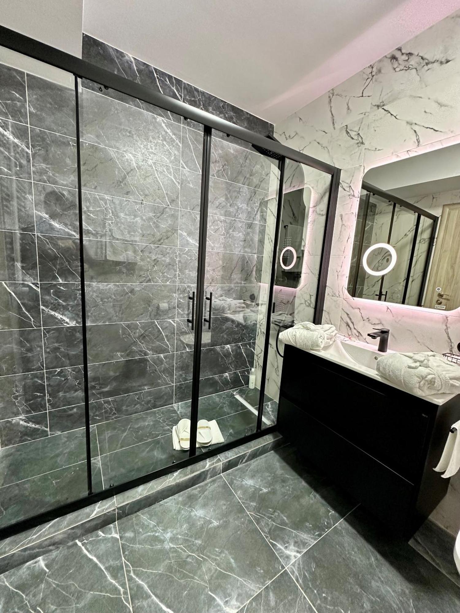 Shiro Apartment Bucharest