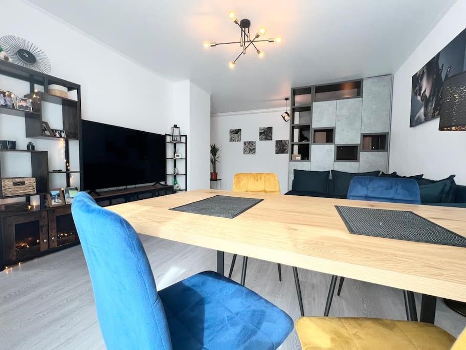Central, Spacius Apartment. Bucureşti