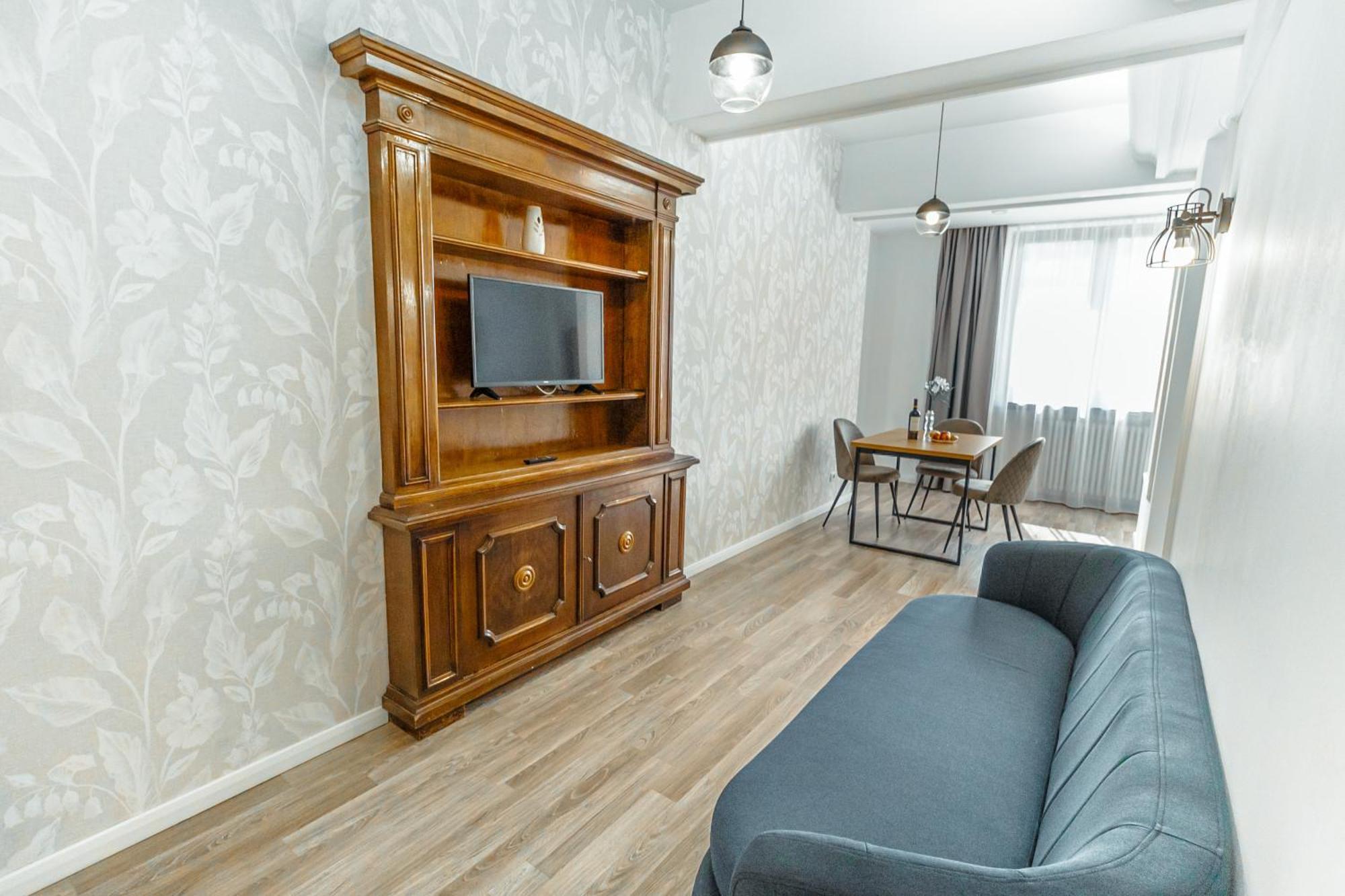 Apartment Center Premium 2 *