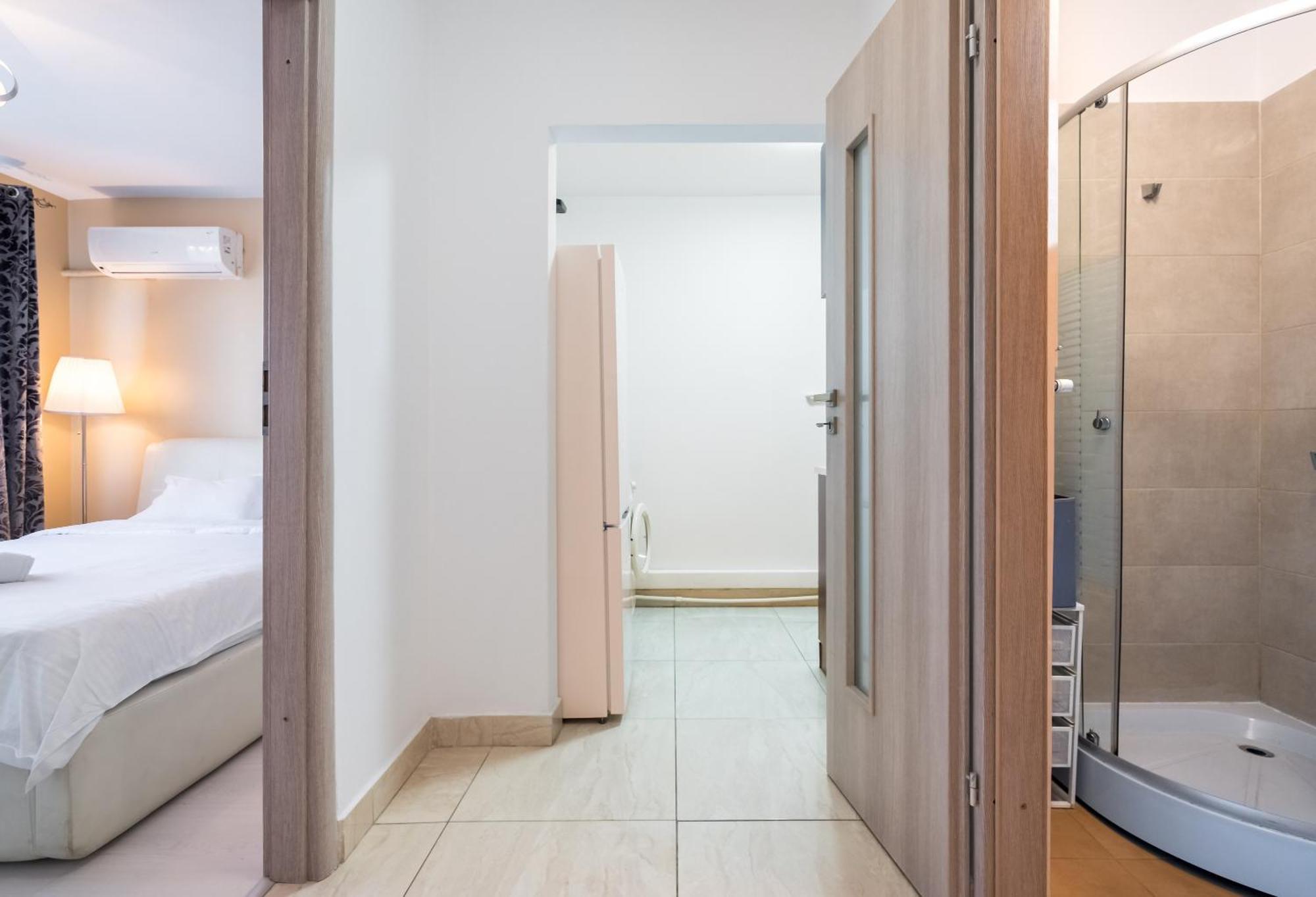 Apartment Location With Iconic View - Sala Palatului Bucharest