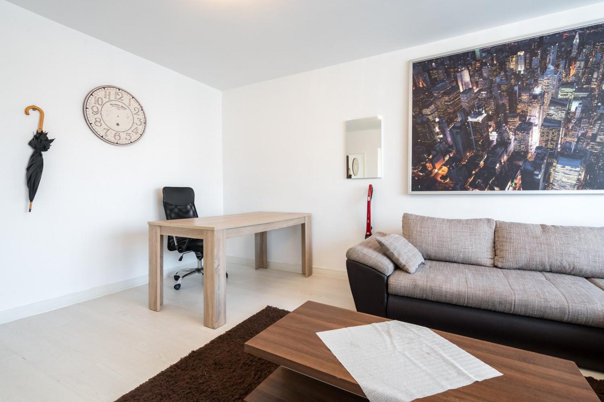 Apartment Location With Iconic View - Sala Palatului *