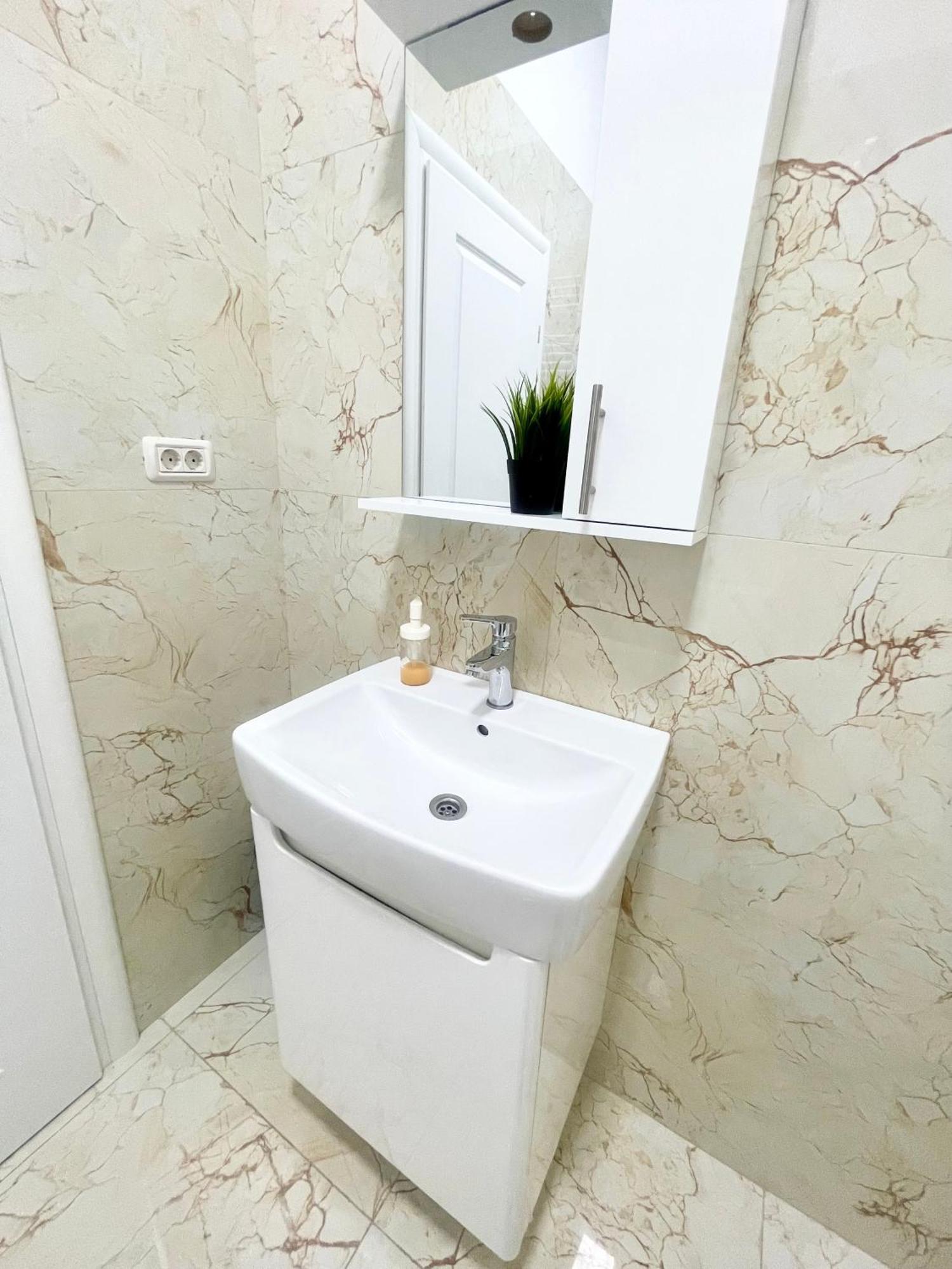 Adress Cd22 Apartment Bucharest