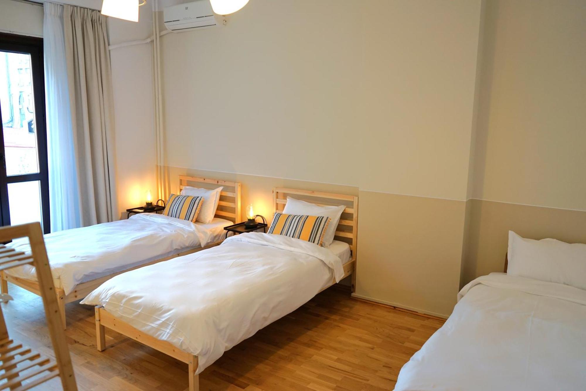 Spacious 3br, 2bt With 5 Balconies Apartment