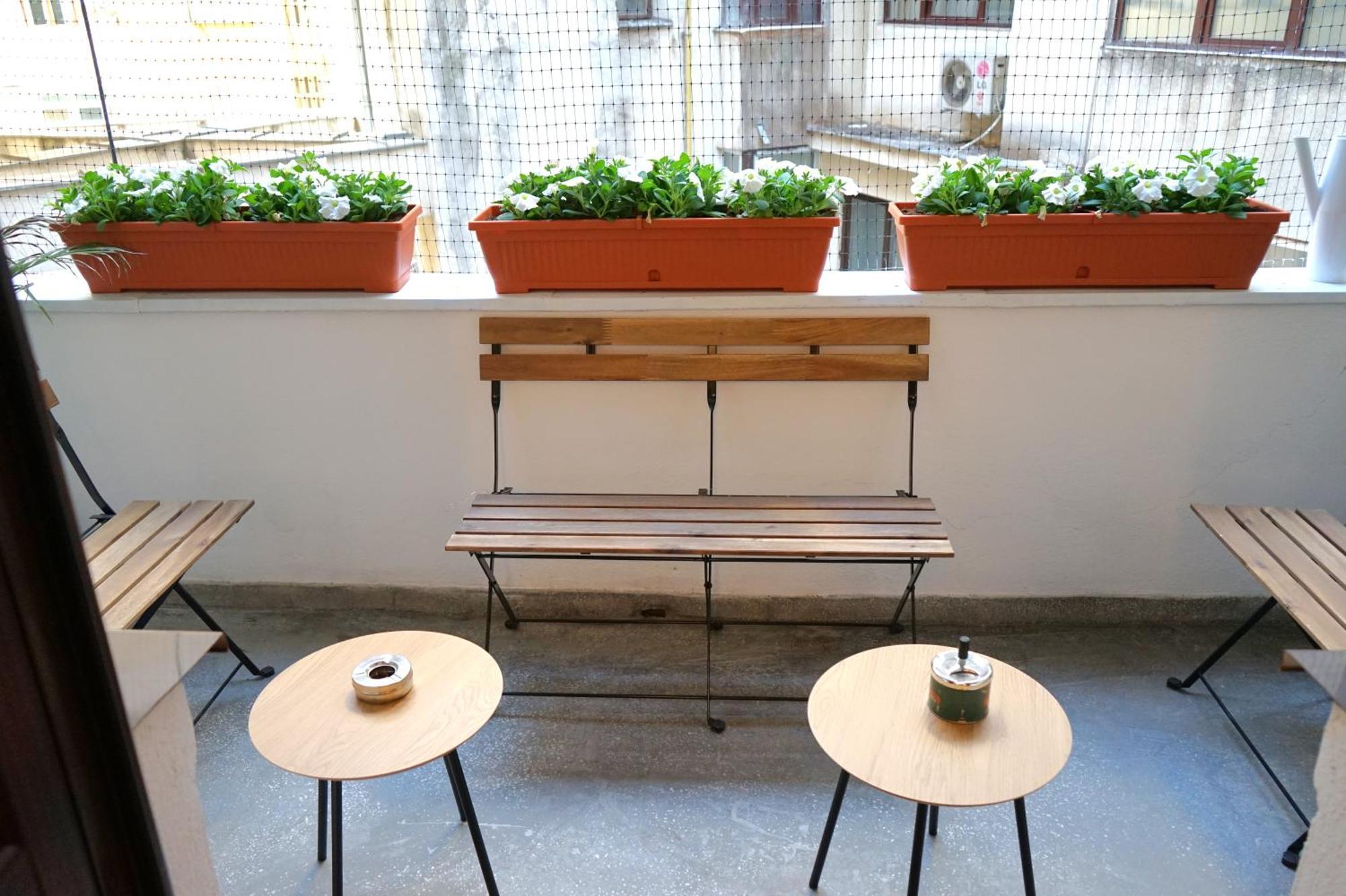 Spacious 3br, 2bt With 5 Balconies *