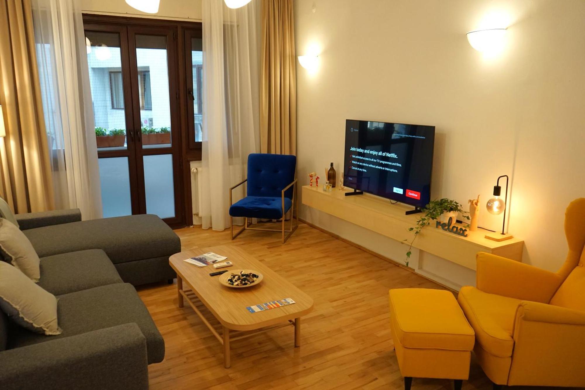 Spacious 3br, 2bt With 5 Balconies Apartament