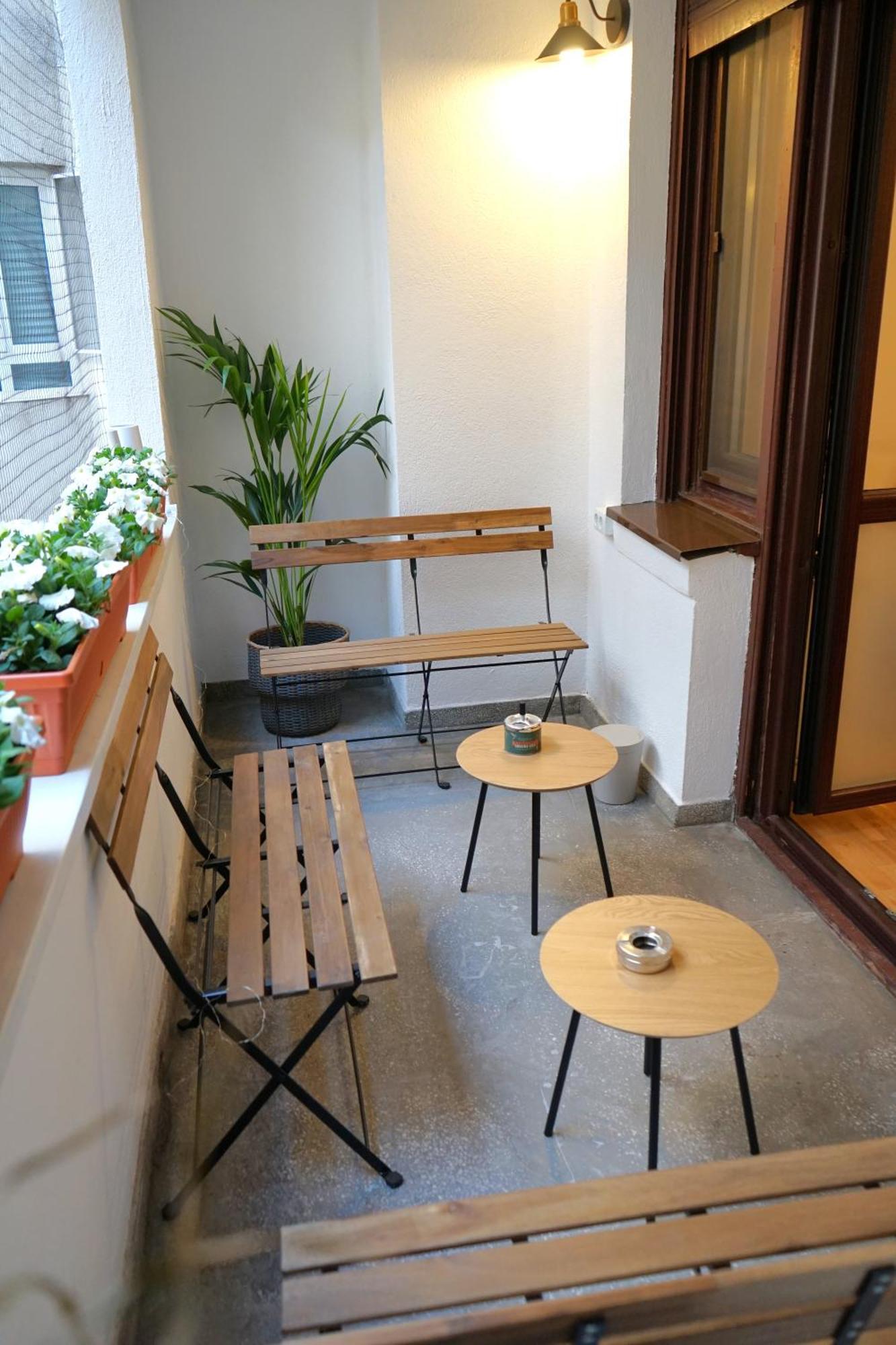 Spacious 3br, 2bt With 5 Balconies *