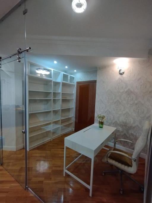 Prime 2bdr At Arc De Triumph Apartment *