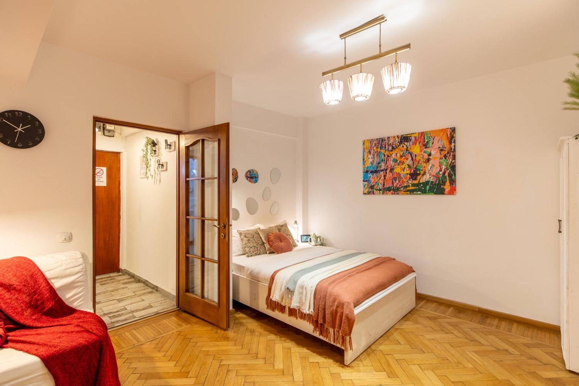 2br At Piata Natiunilor Unite: Perfect For Center *