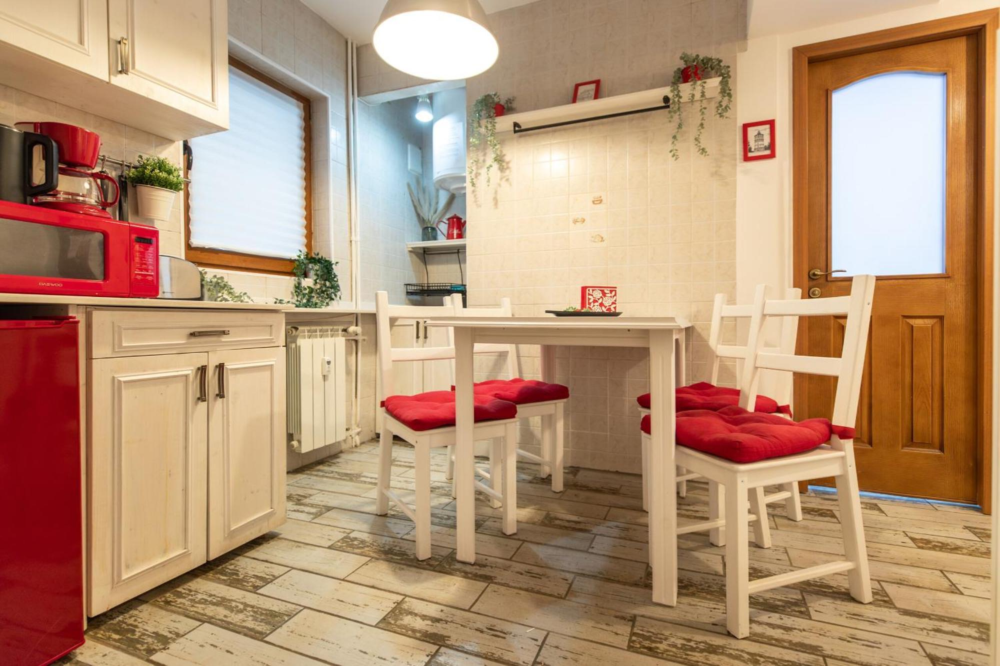 2br At Piata Natiunilor Unite: Perfect For Center *