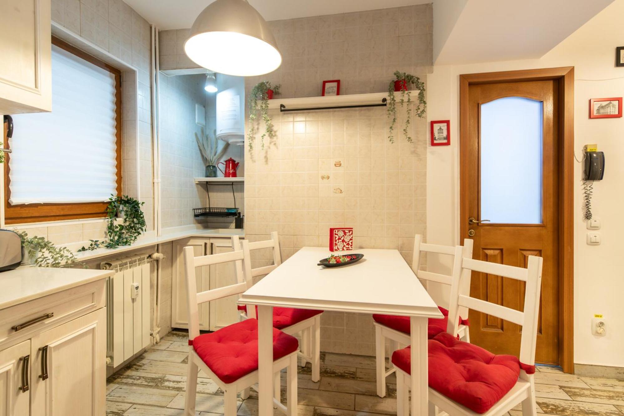 Apartament 2br At Piata Natiunilor Unite: Perfect For Center