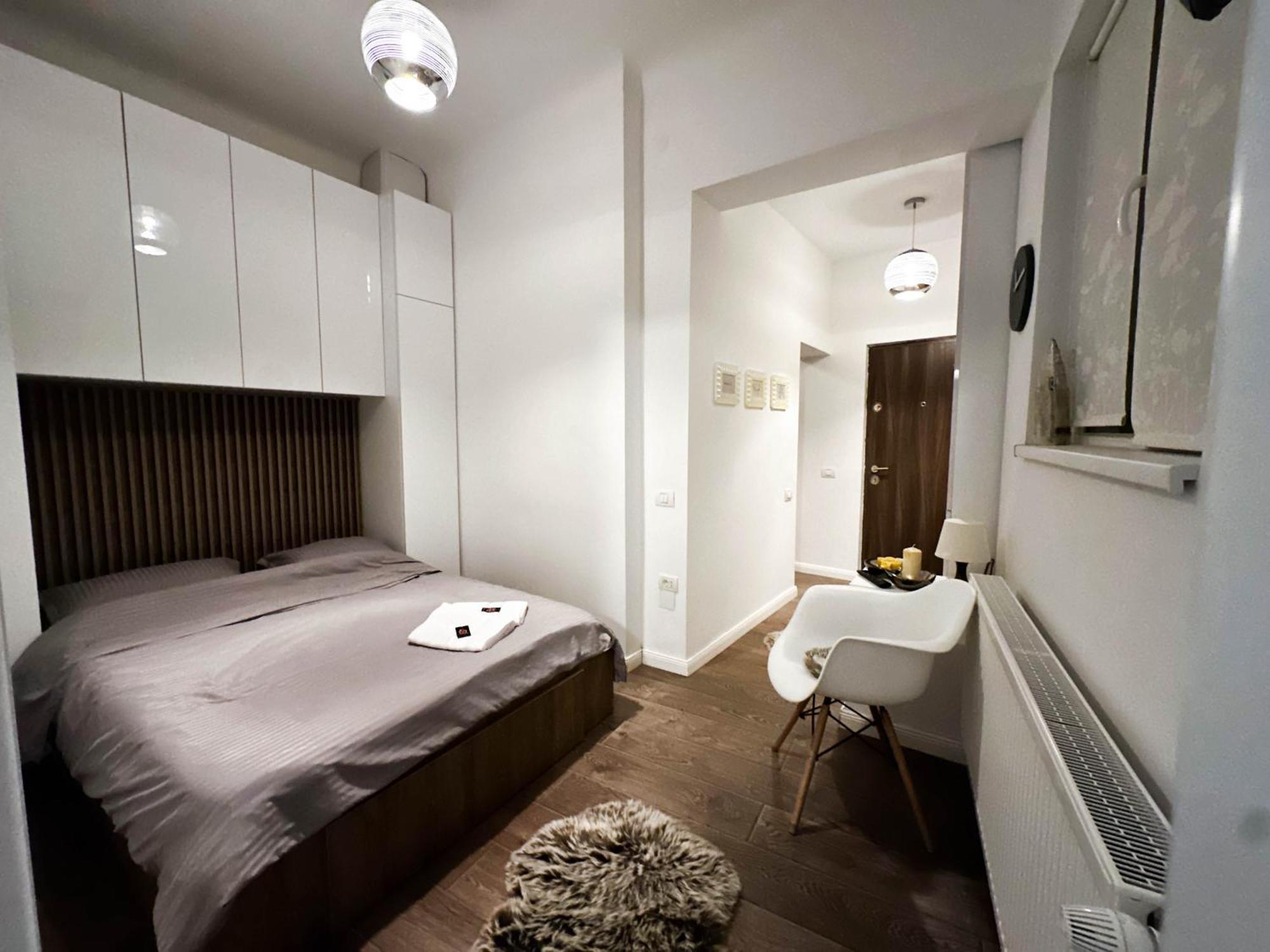 Luca's Studio Two Apartment Bucharest