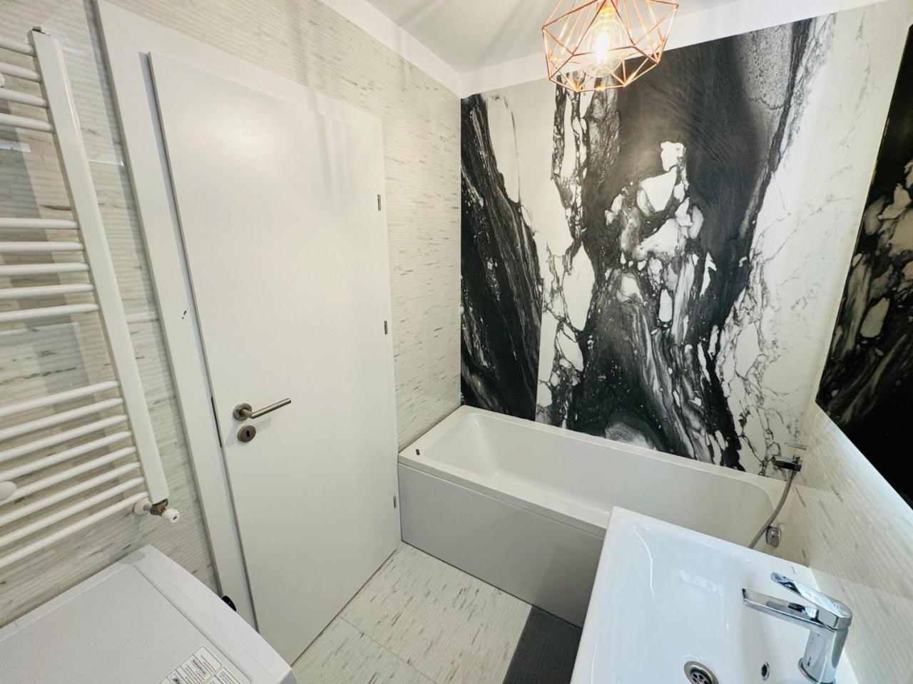 Apartment Dream 1 *