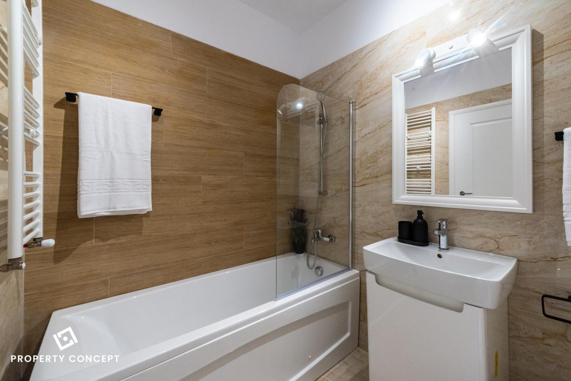 Apartament 711 *
