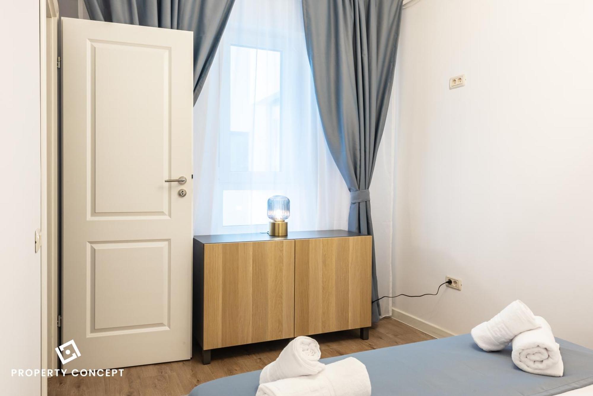 711 Apartament *