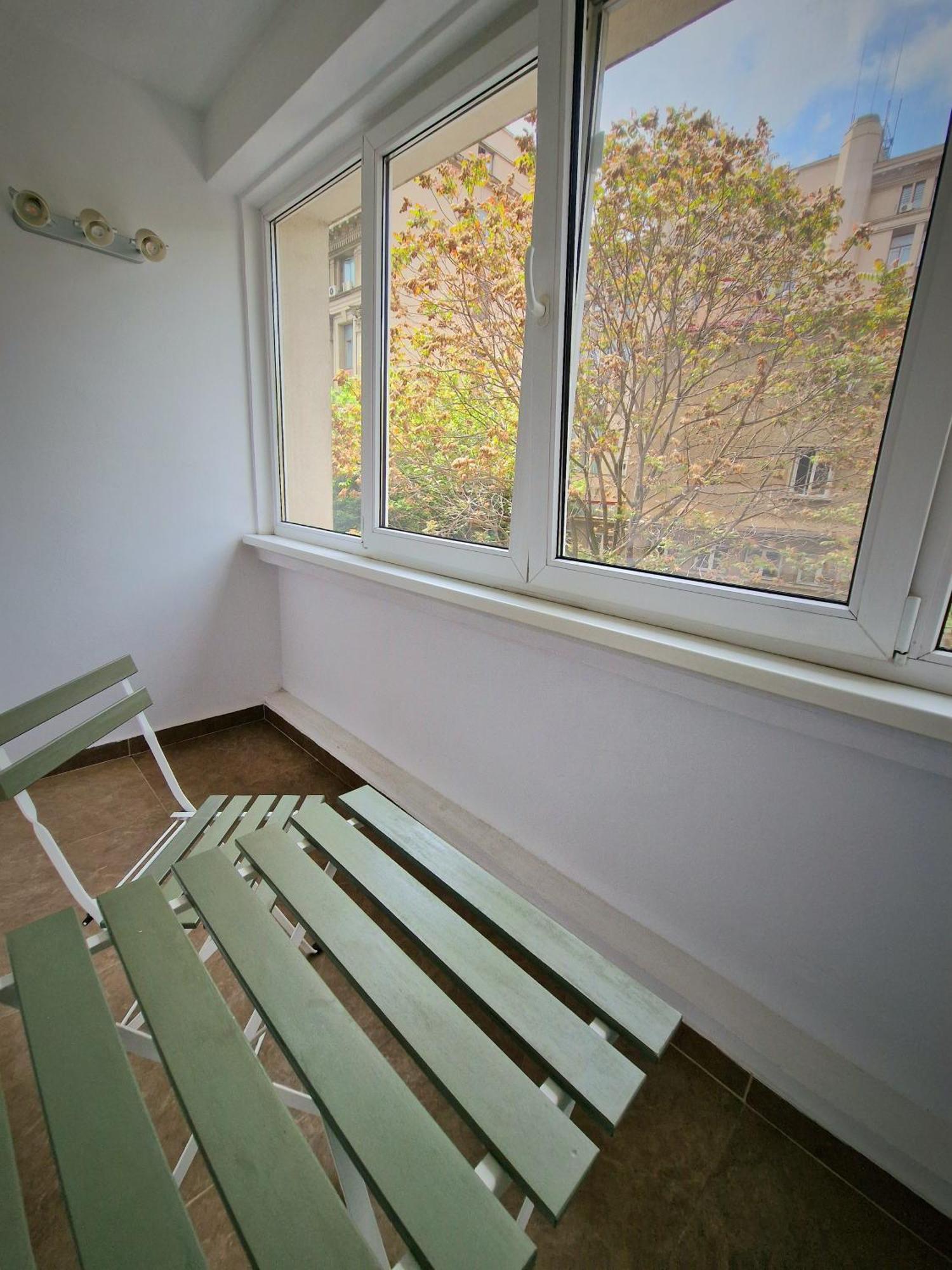 Apartment Old Town Oasis - Secured Parking Nearby - Self Check In - Metro Station At 1min Bucharest