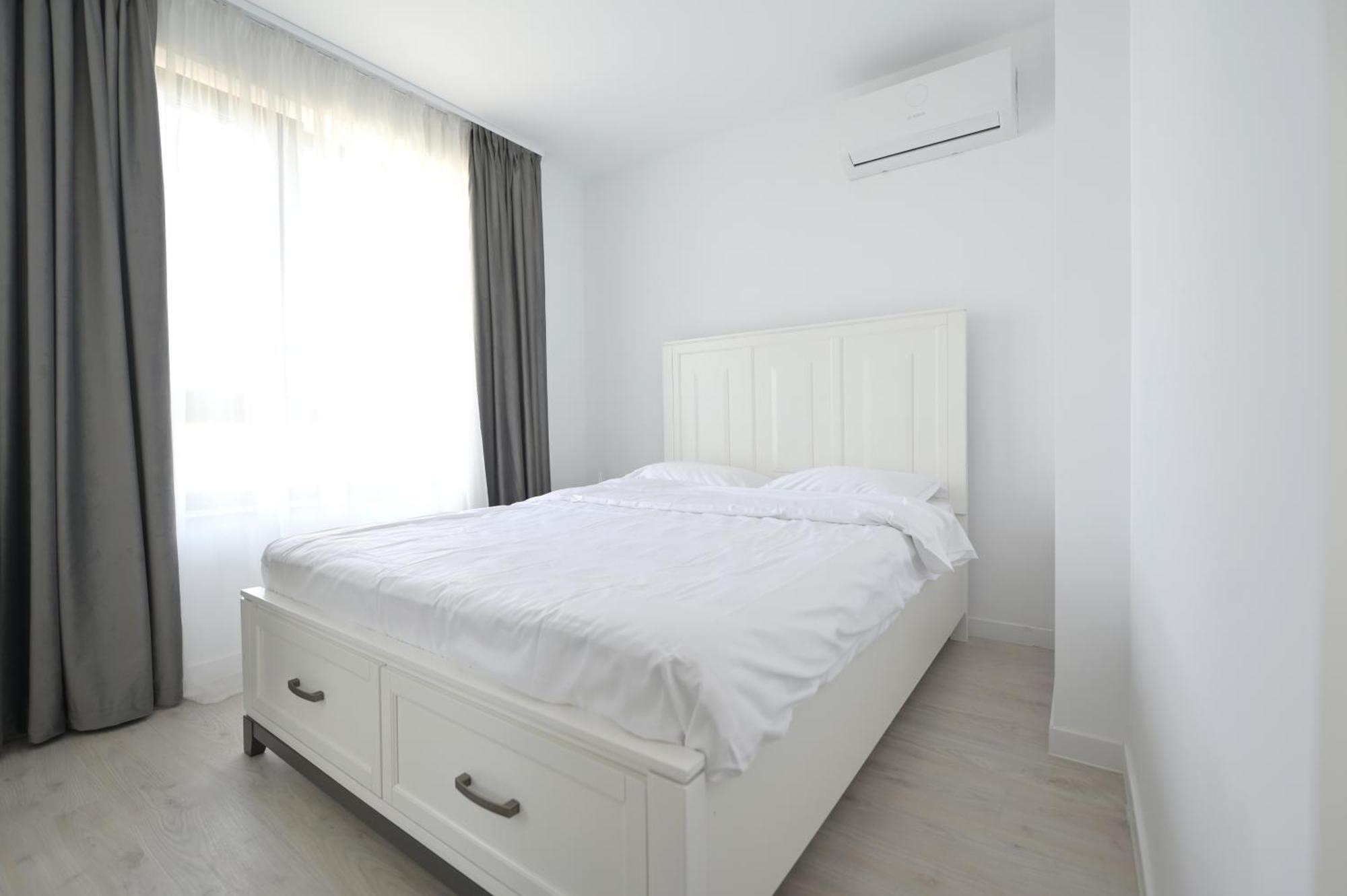 Chic Near Therme And Airport
