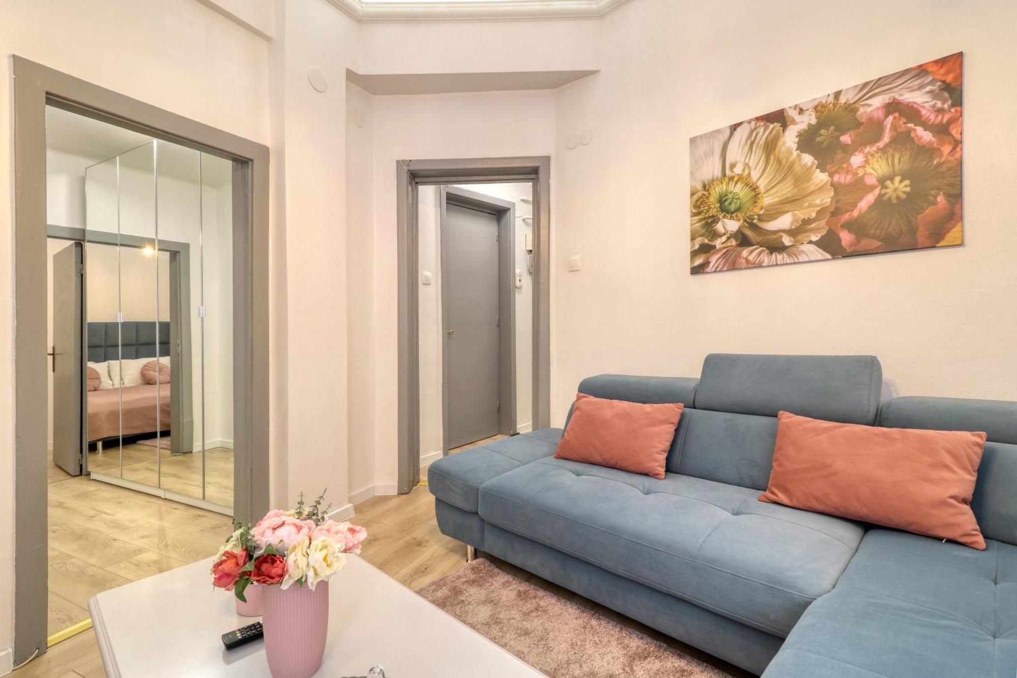 Central Charm Retreat Apartment Bucharest