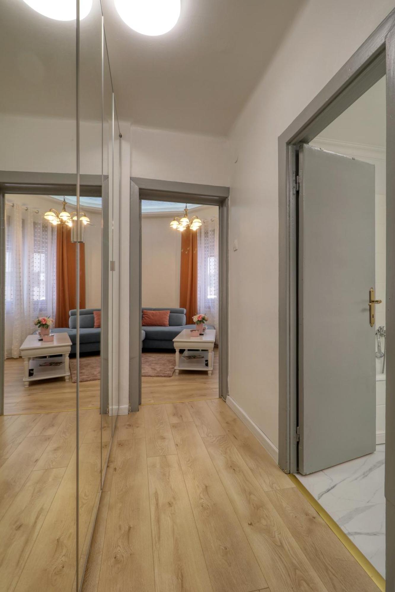 Central Charm Retreat Apartment *