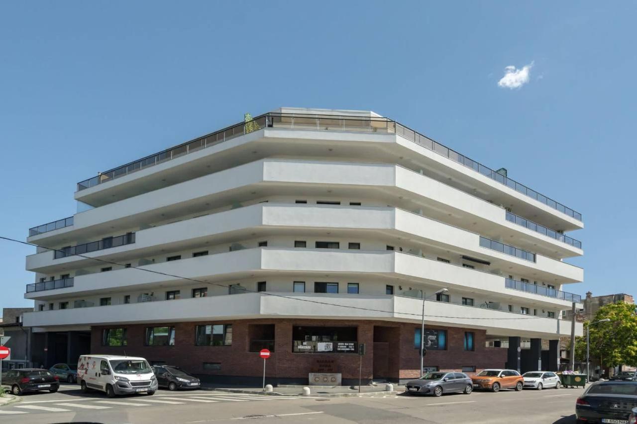 Carol New Building With Balcony Apartment *