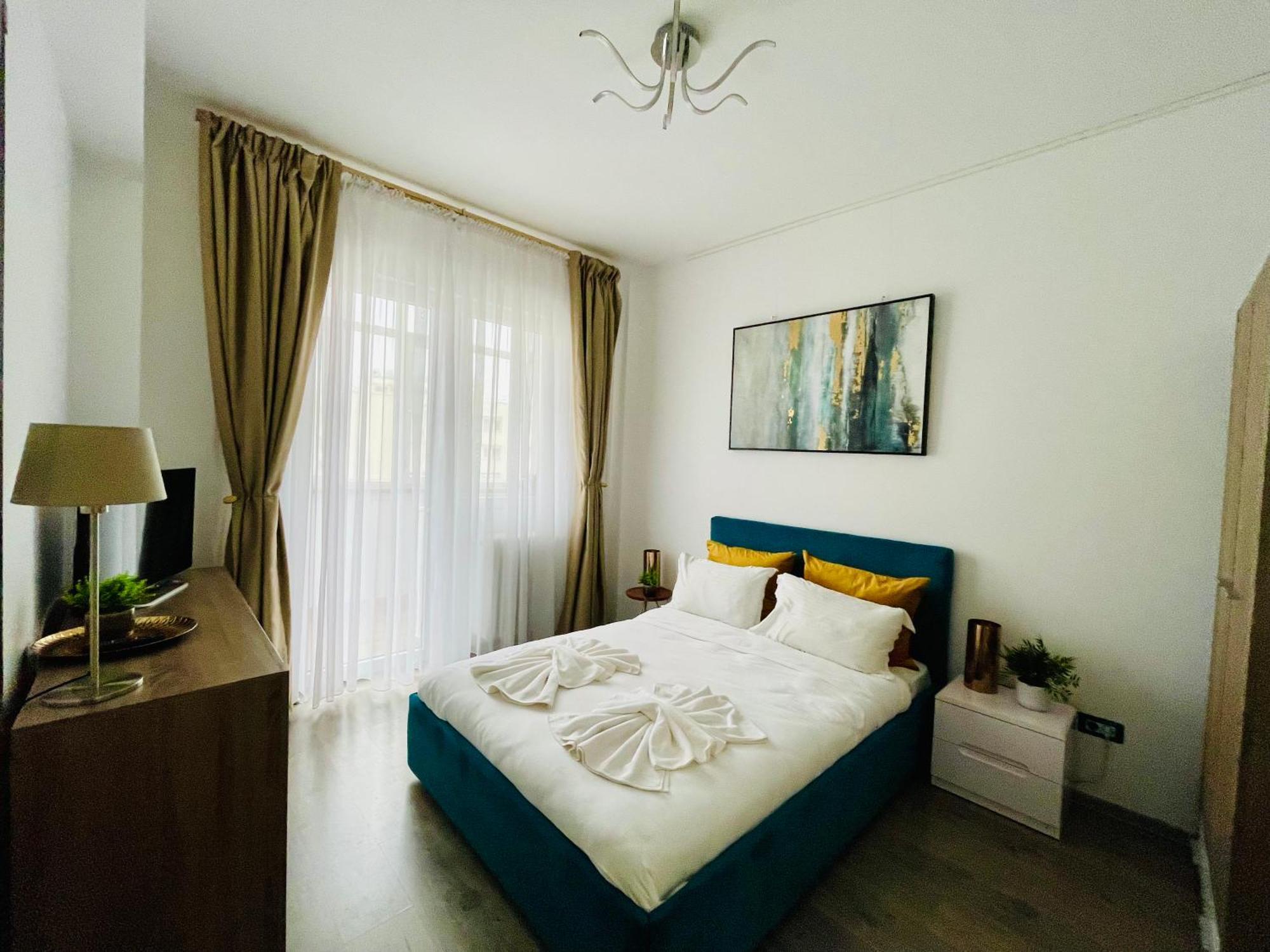 Metropole Square * Bucureşti