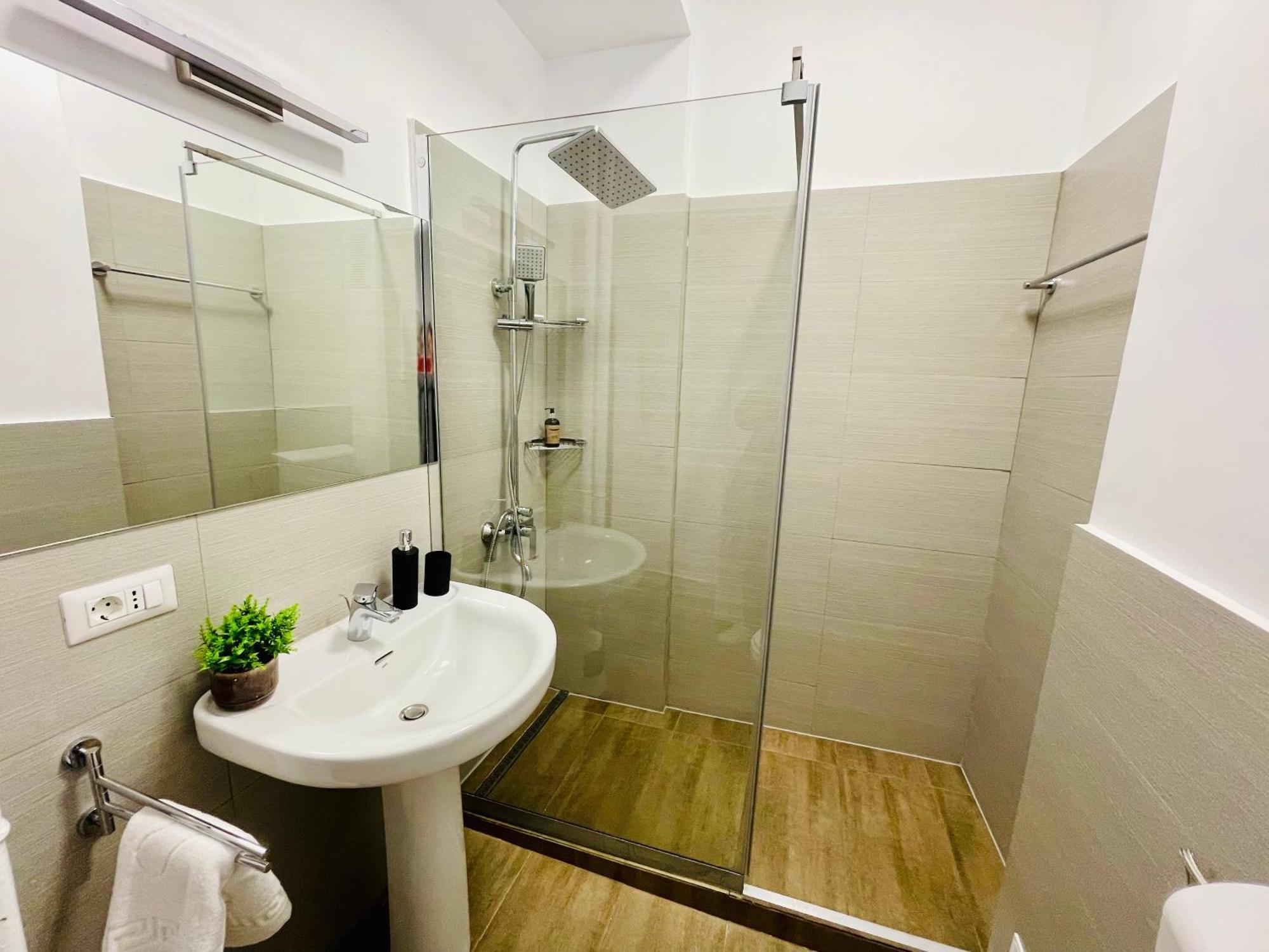 Metropole Square Bucureşti