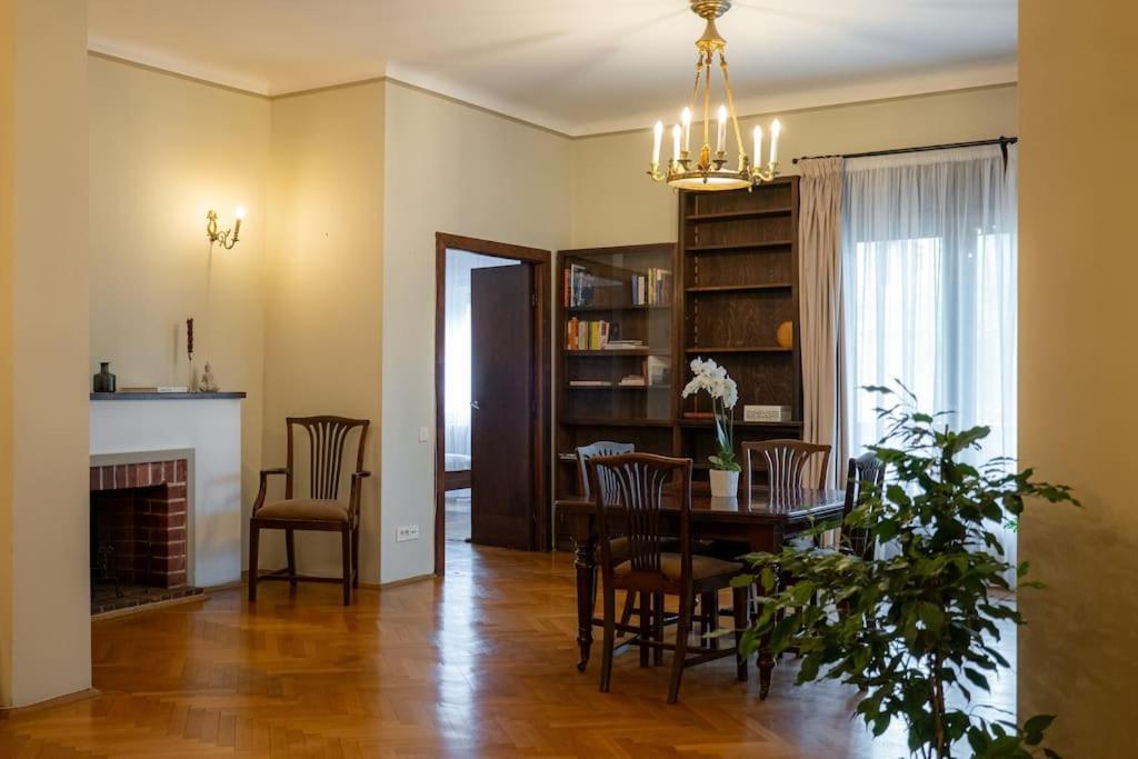 Burghez Apartment Bucharest
