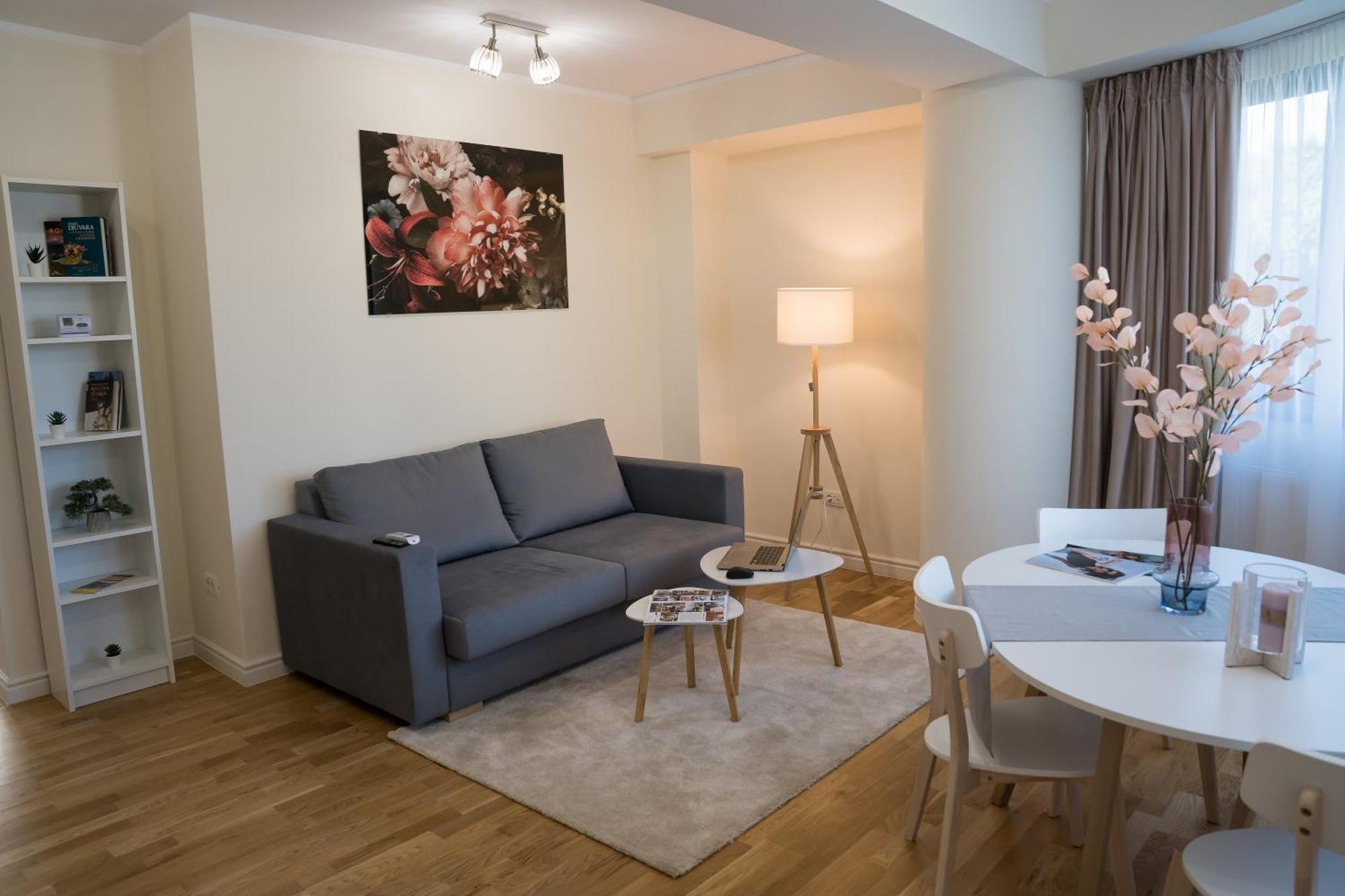 Azaleea Apartment