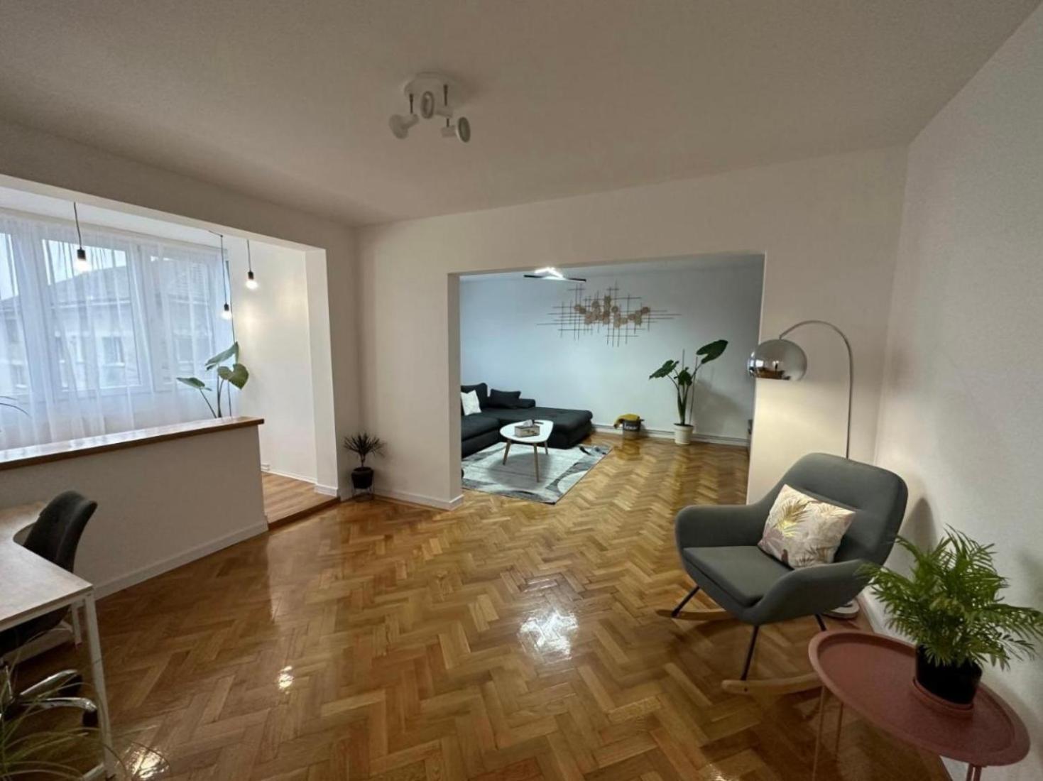 Miraj Apartment *