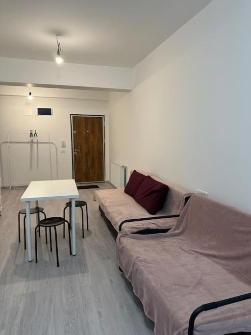 Apartment Wild Nest King Size Bed *
