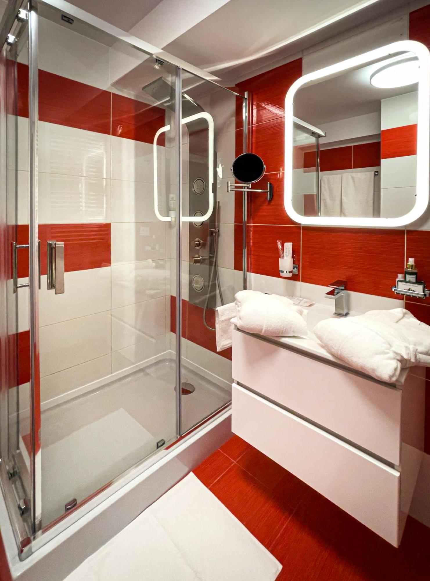 Shiro Apartment