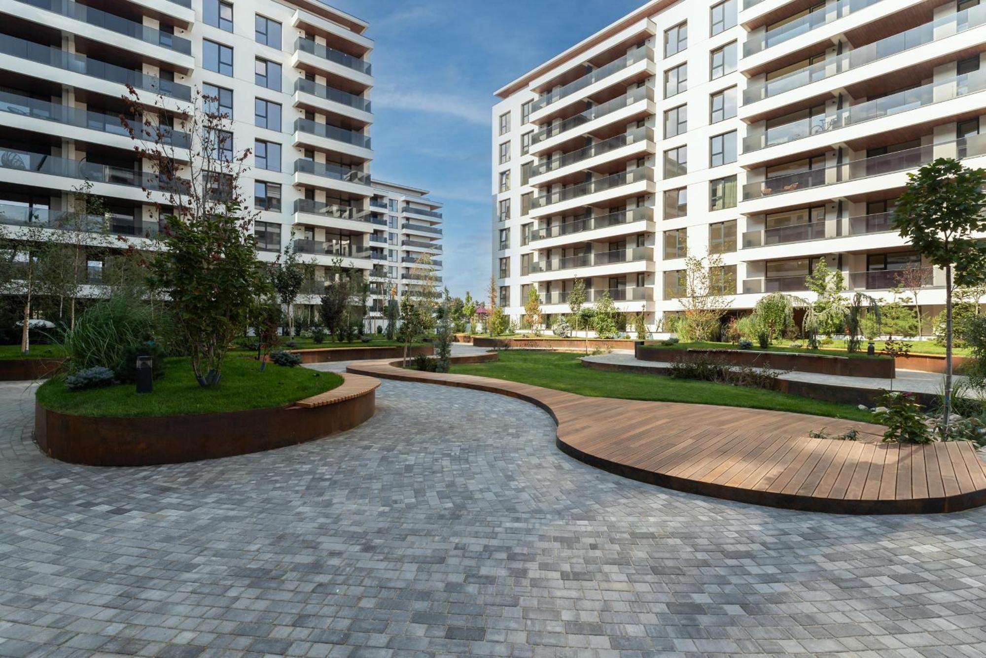 Stylish 1br With Balcony In Vibrant Business Area Bucharest
