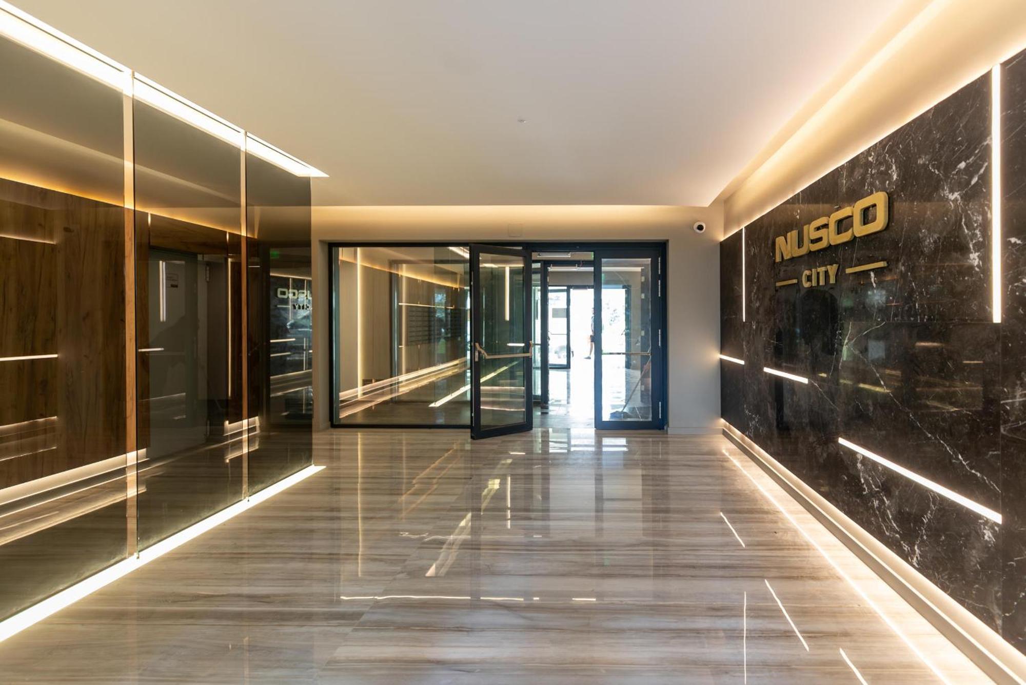 Apartment Stylish 1br With Balcony In Vibrant Business Area *
