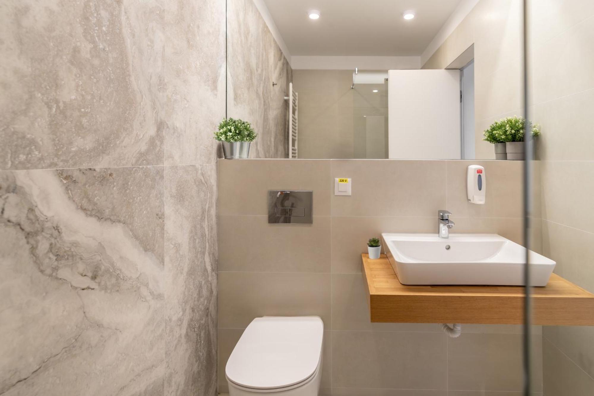 Stylish 1br With Balcony In Vibrant Business Area Apartment Bucharest