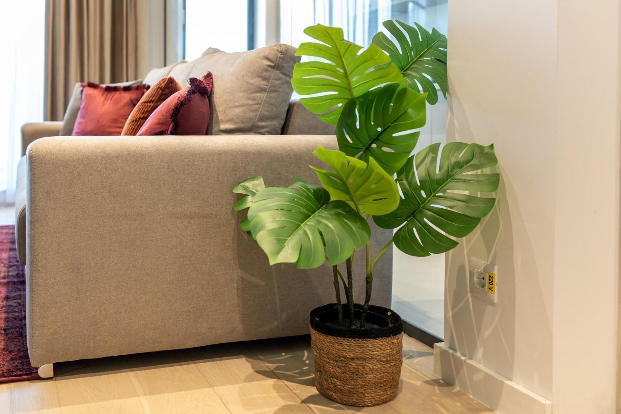 Apartment Stylish 1br With Balcony In Vibrant Business Area *