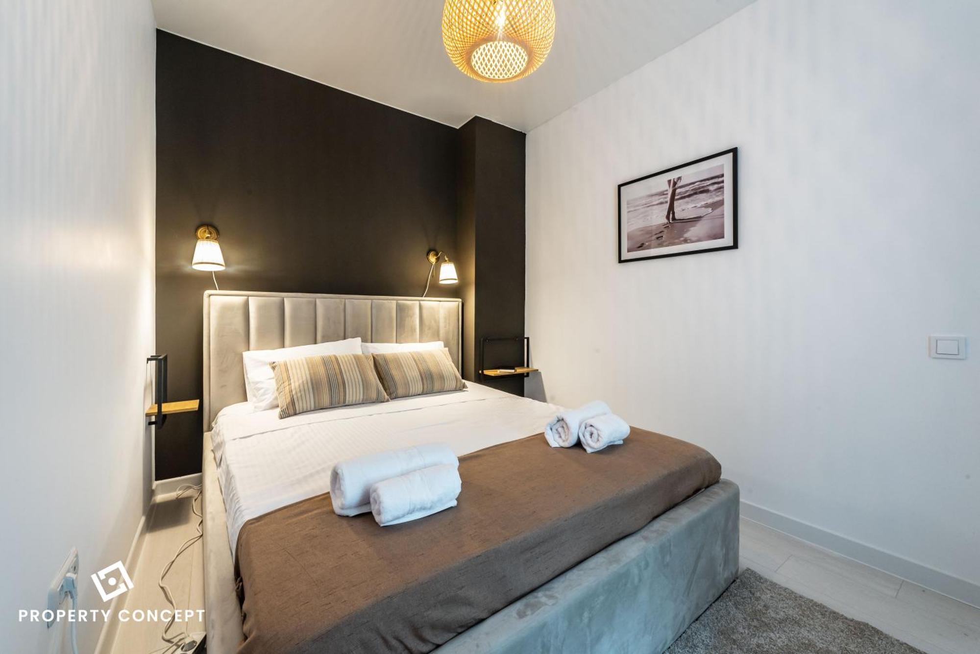 Apartment Address 112b4 *