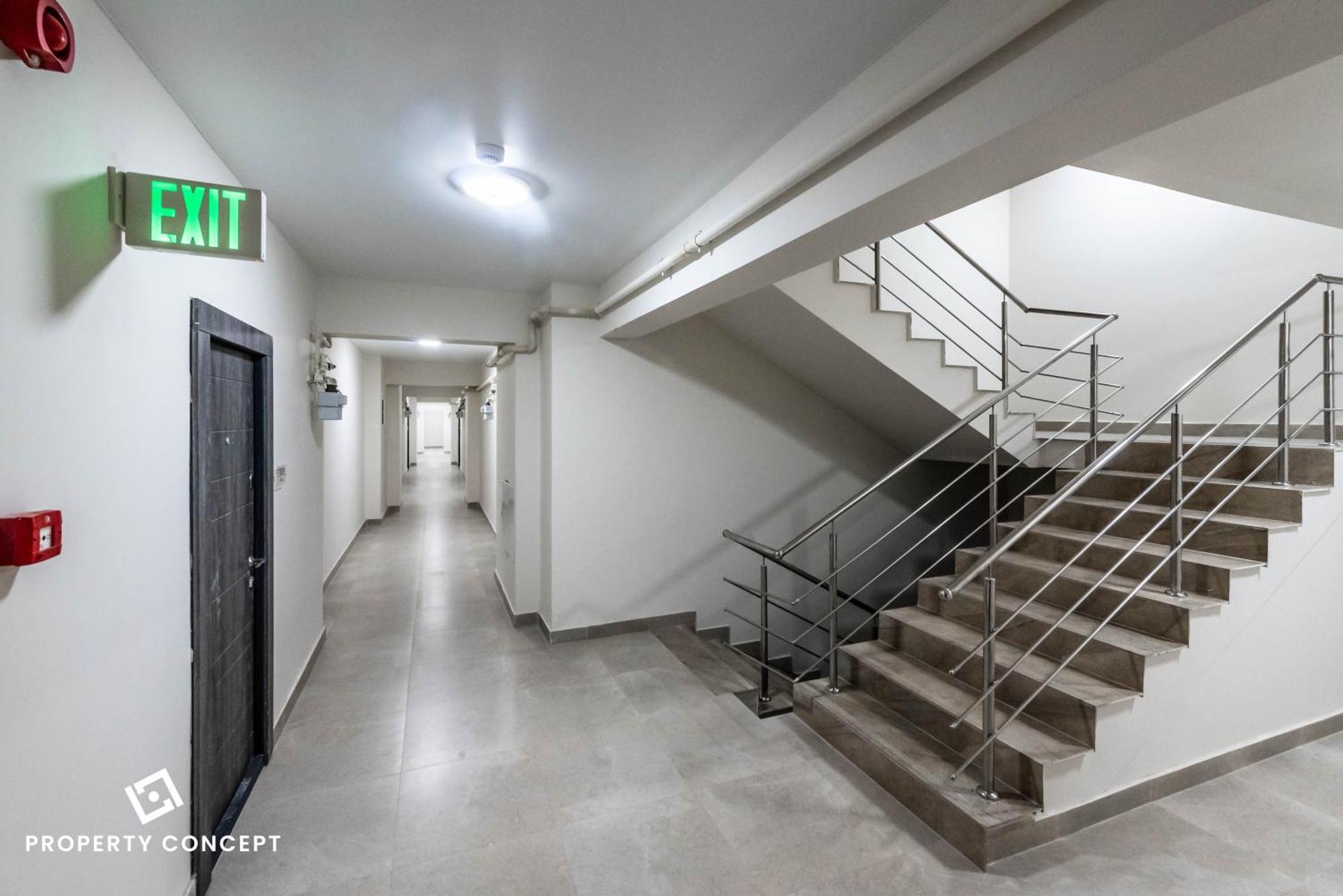 Apartment Address 112b4 *