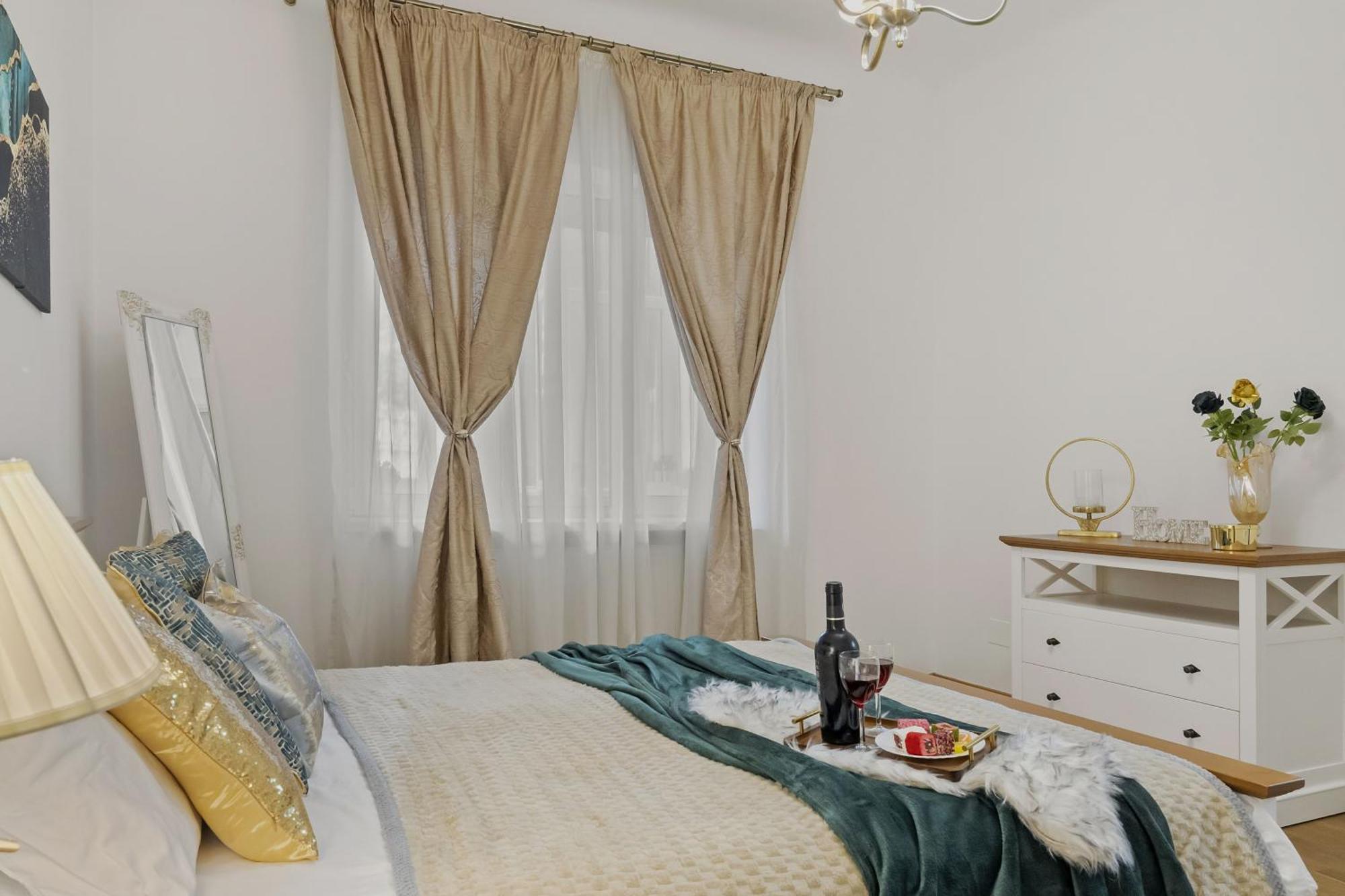 Apartment Sweet Luxury Three City Center Universitate