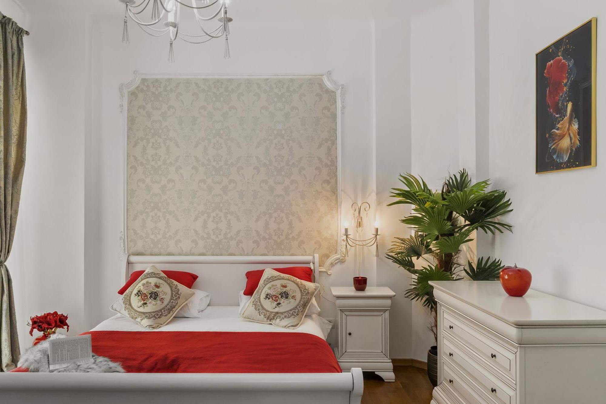 Sweet Luxury Three City Center Universitate