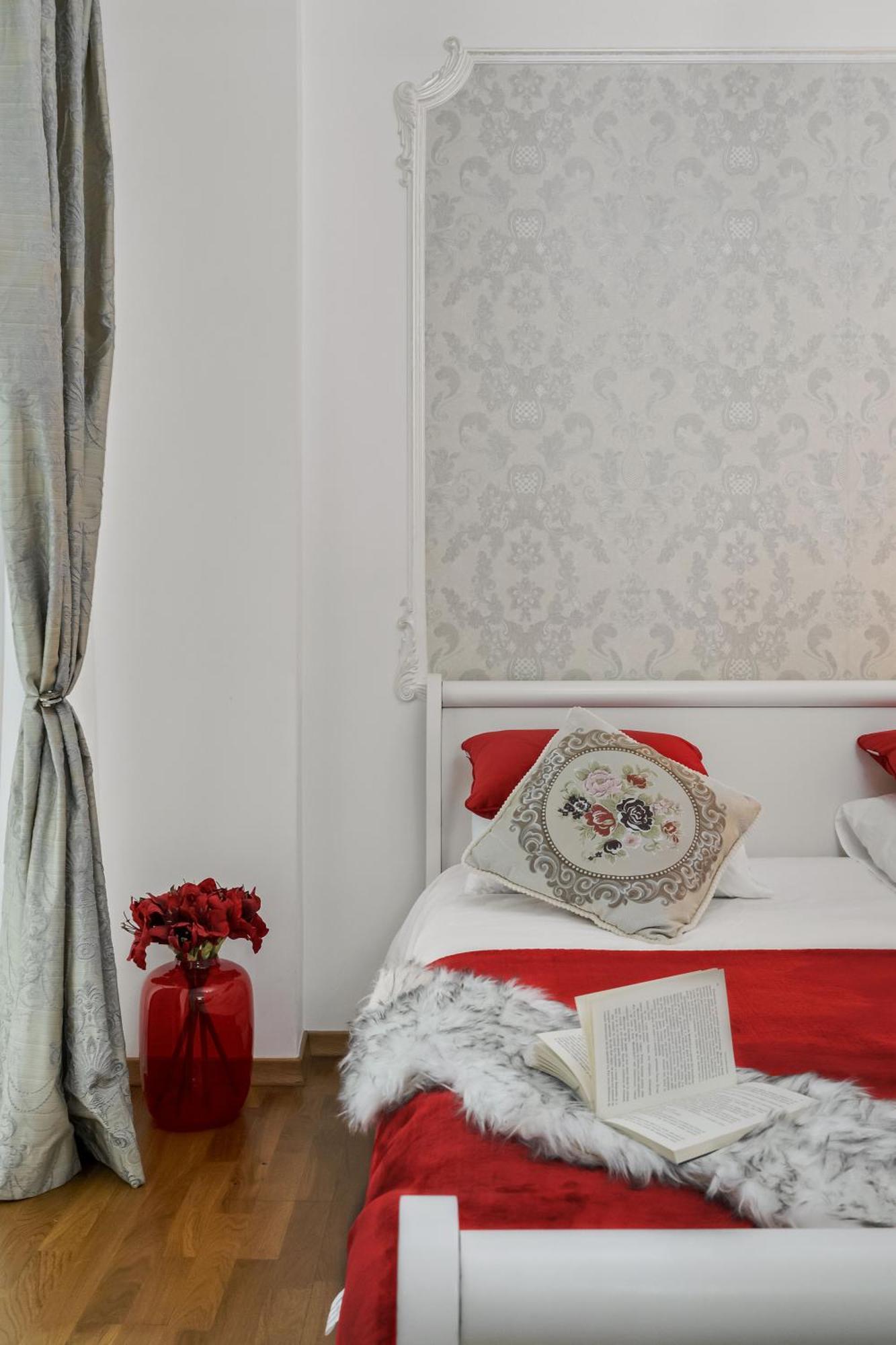 Apartment Sweet Luxury Three City Center Universitate Bucharest
