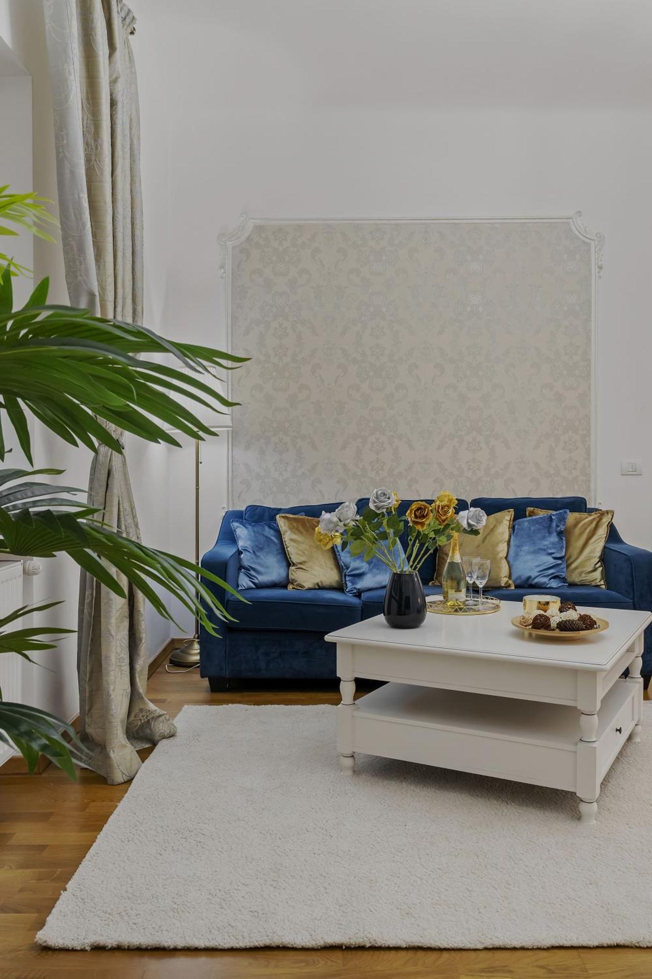 Sweet Luxury Three City Center Universitate *