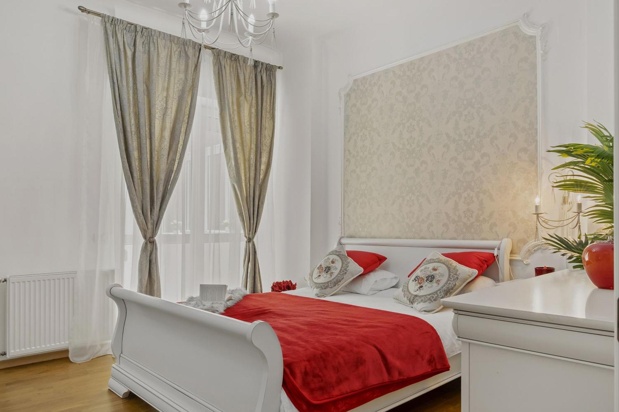 Sweet Luxury Three City Center Universitate Apartment