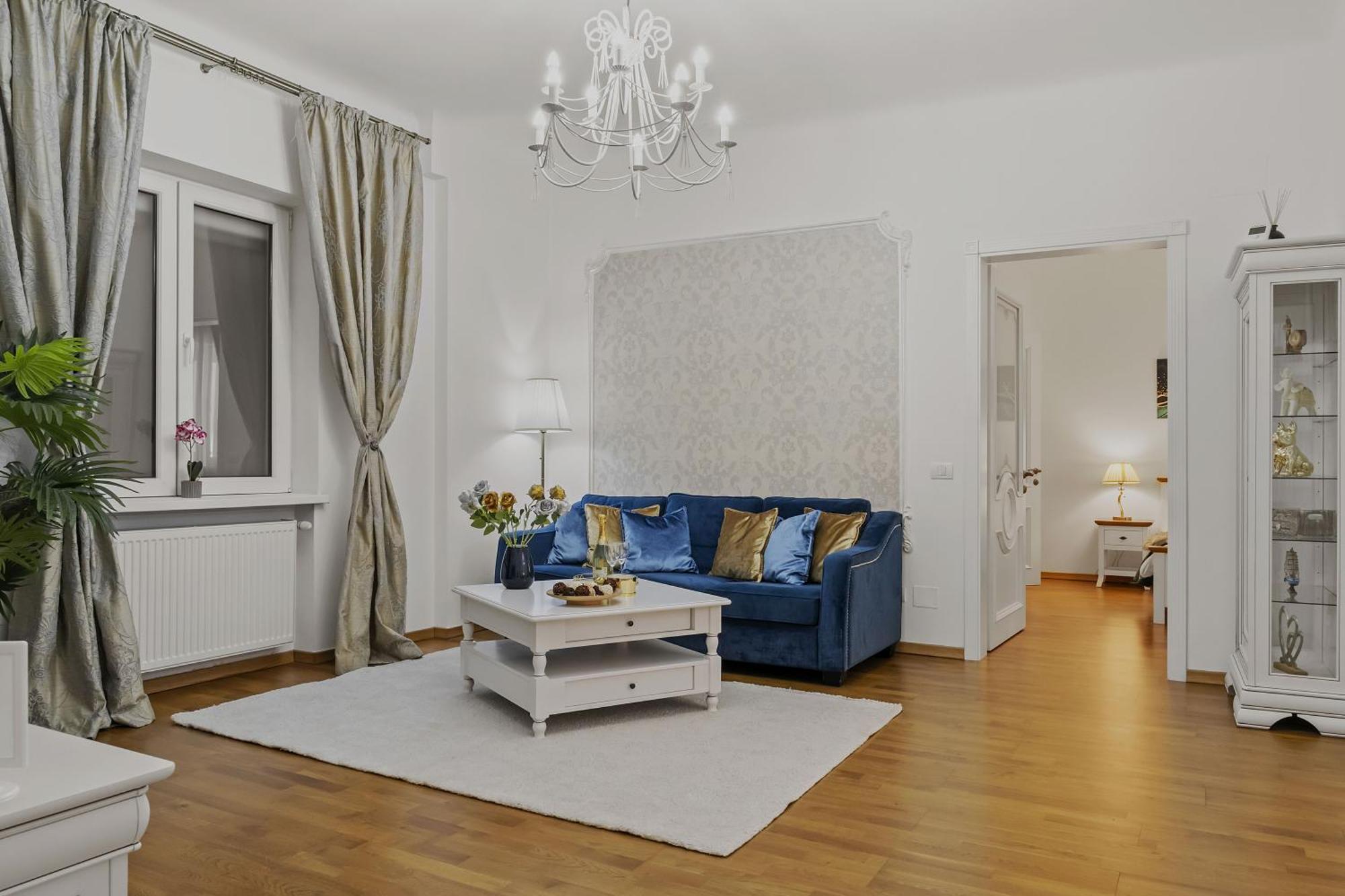 Apartment Sweet Luxury Three City Center Universitate