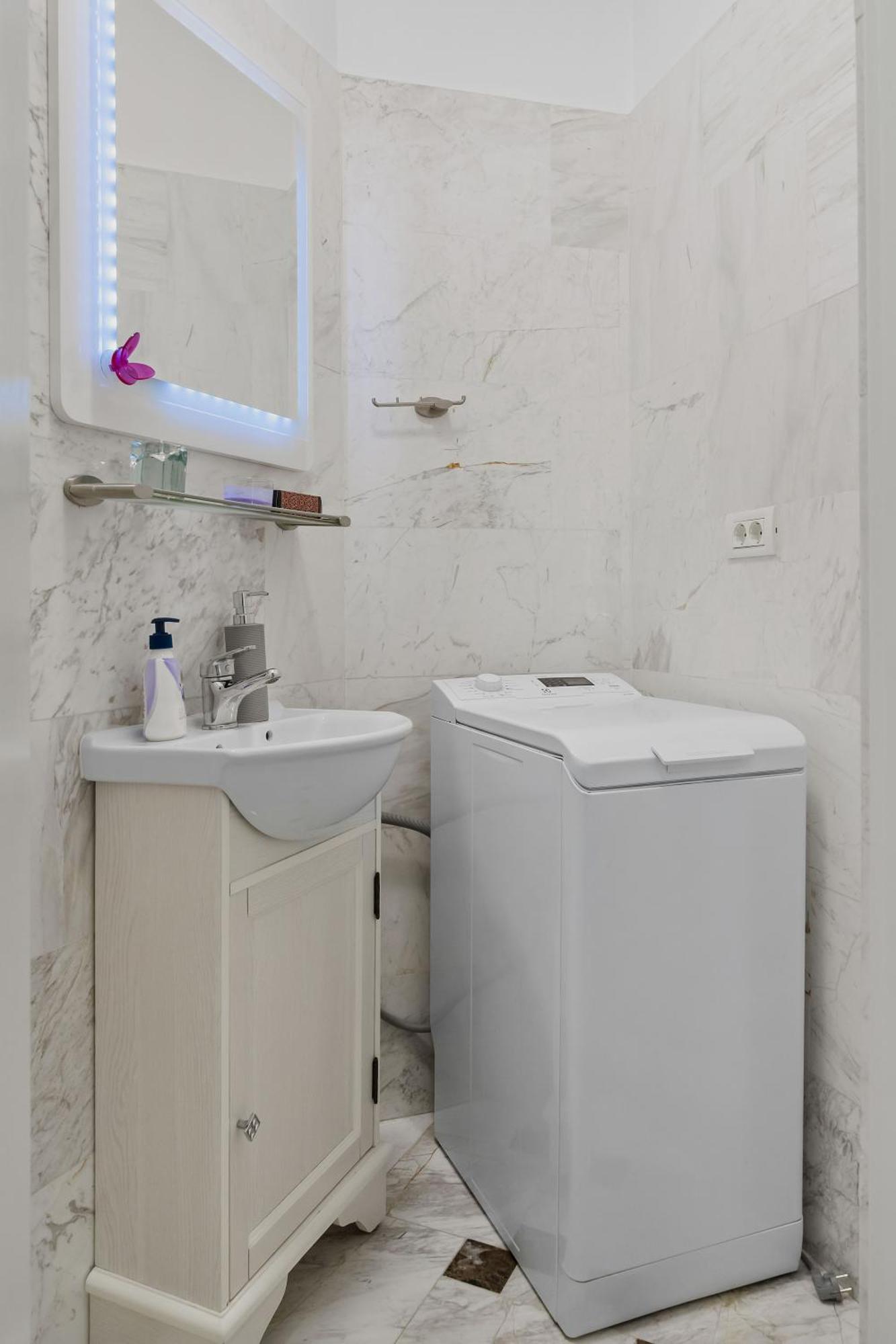 Sweet Luxury Three City Center Universitate Apartment Bucharest