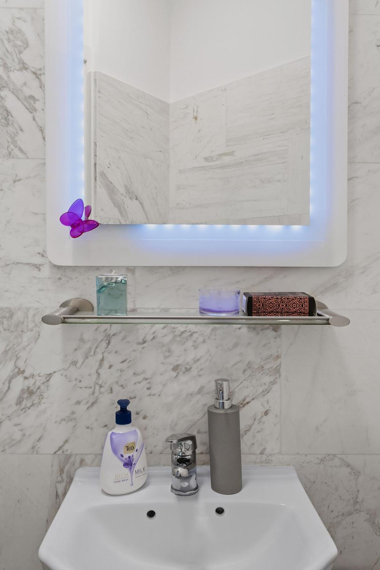 Sweet Luxury Three City Center Universitate *